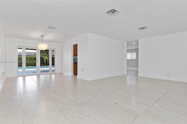 Building Photo - 6304 SW 93rd Pl