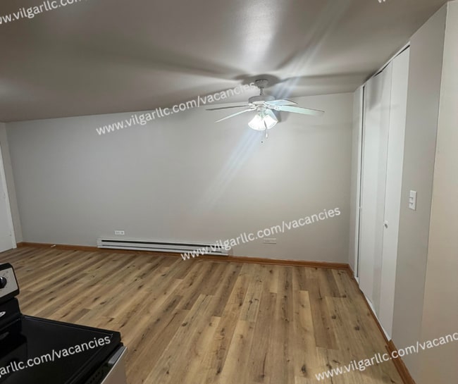 Building Photo - 8841 Schneider Ave