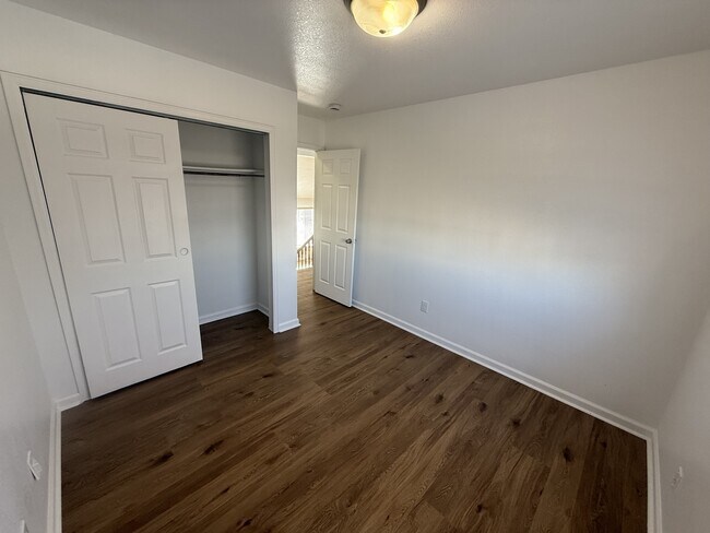 Building Photo - 4541 Dinosaur Ct