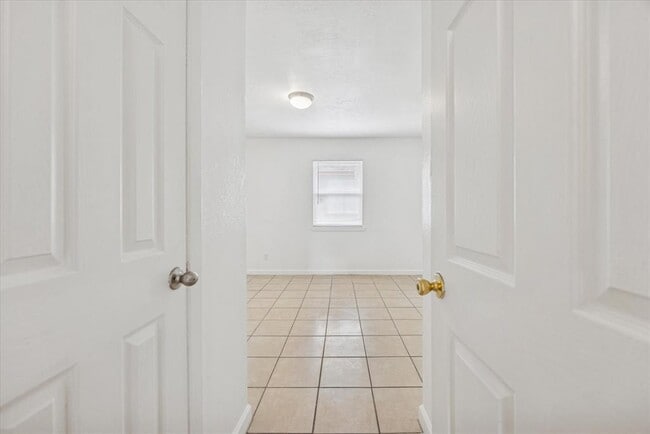 Building Photo - 8212 Sam Rayburn Dr