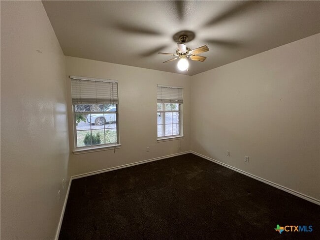 Building Photo - 109 Quail Run Dr