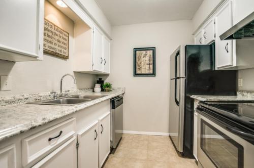 Primary Photo - 1 bedroom in Dallas TX 75206