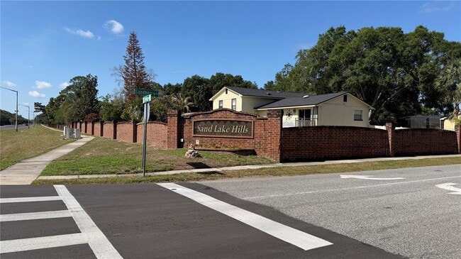 Building Photo - 6434 Rockingtree Ln