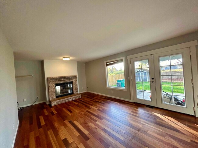 Building Photo - 1008 Olsen Pl