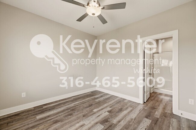 Building Photo - 16221 W Ike Ct