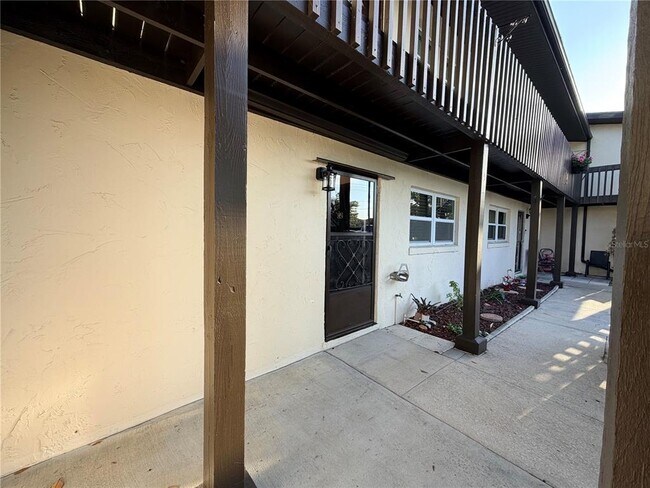Building Photo - 900 Ave Z SE