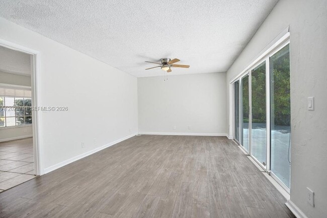 Building Photo - 21461 Sawmill Ct