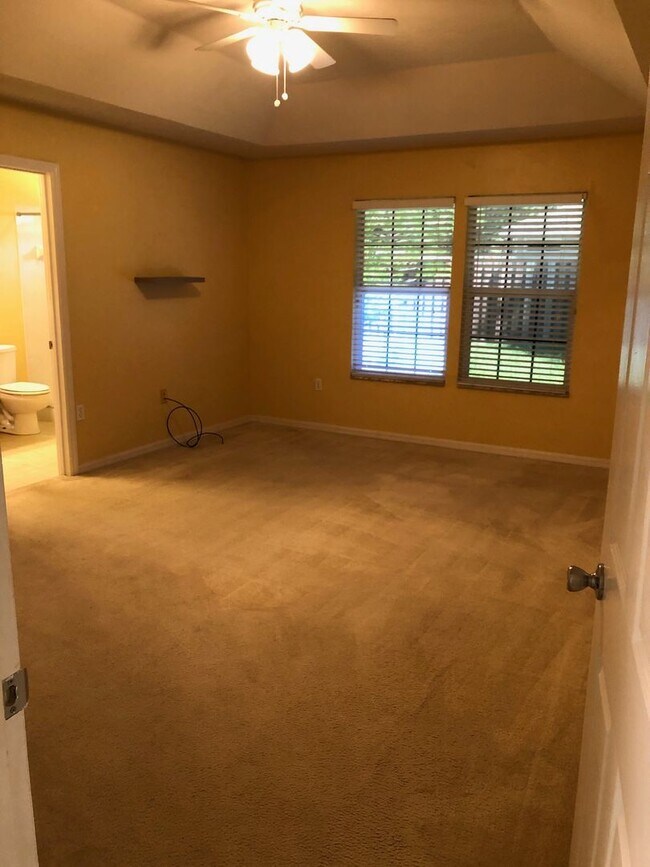 Building Photo - Sub-Lease - Great Home in New Town 1894 lo...