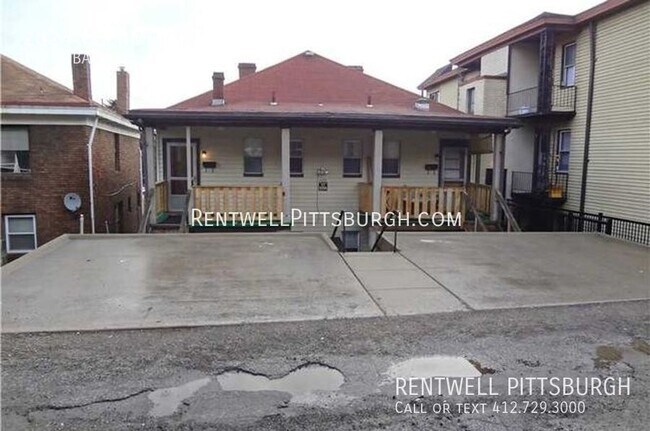 Building Photo - 2824 Clermont Ave