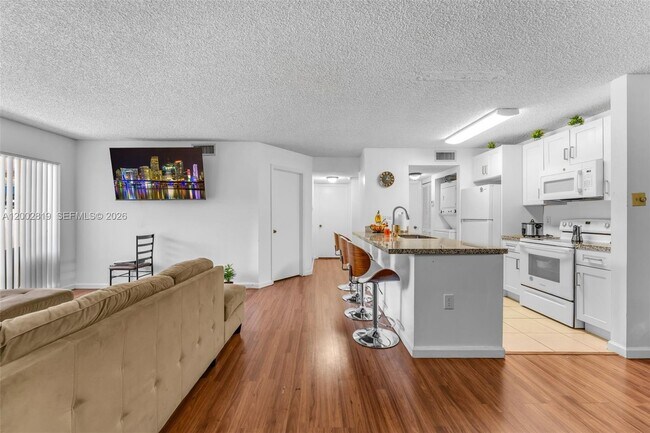 Building Photo - 10630 SW 157th Ct