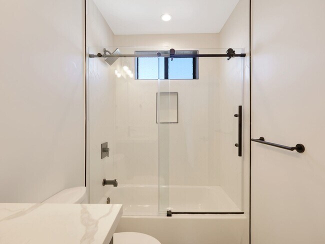 Building Photo - 1856 Redondo Blvd