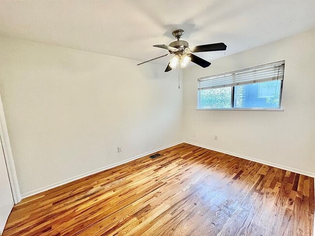 Building Photo - 608 Franklin Blvd