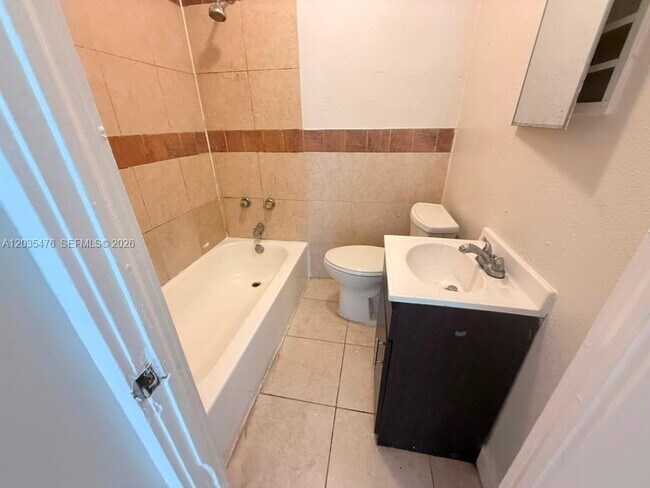 Building Photo - 61 NE 59th Terrace