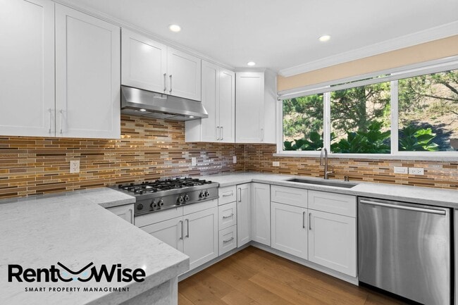 Building Photo - 74 Farview Ct