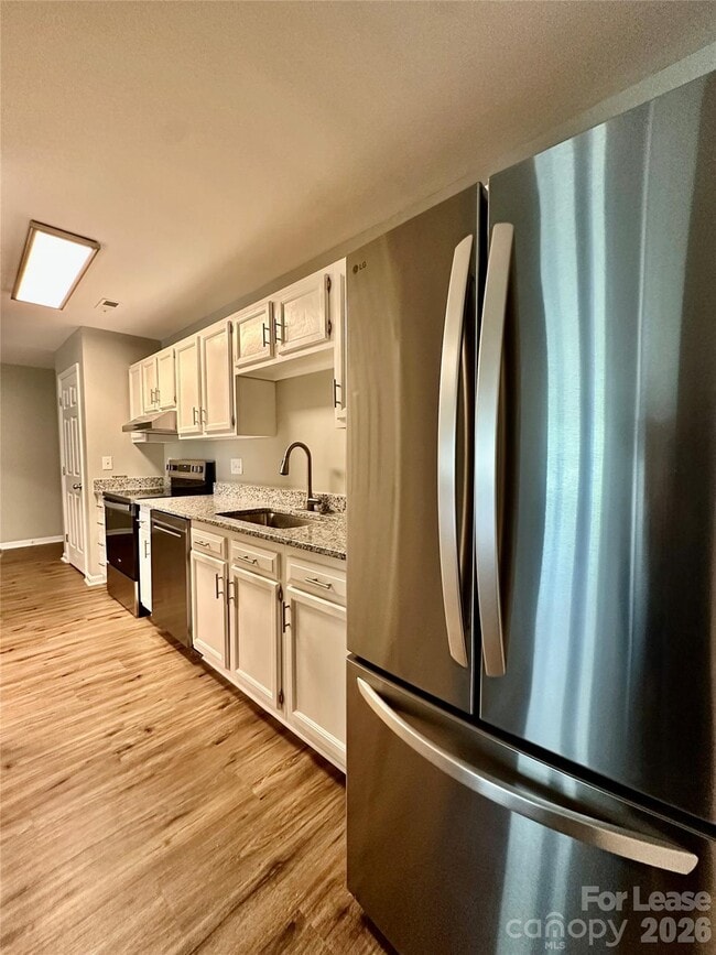 Building Photo - 10240 Rose Meadow Ln