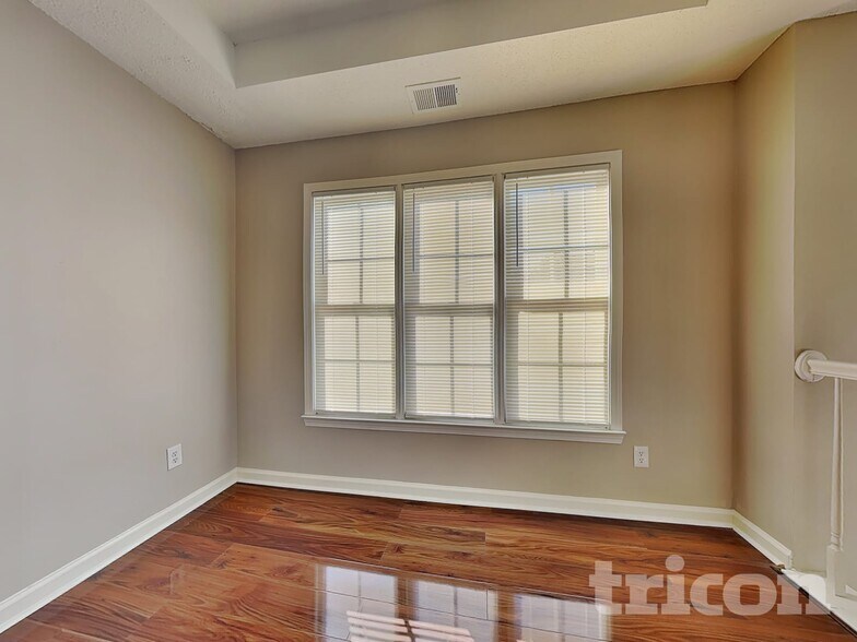 Building Photo - 5152 Rosetrace Cove SW