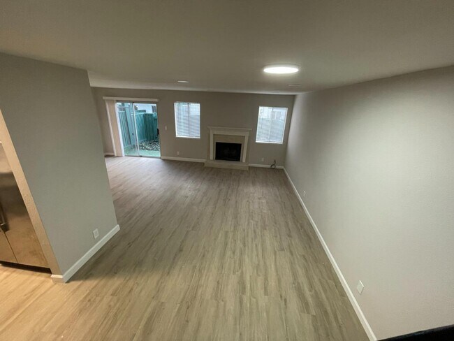 Building Photo - 309 Cravens Ct