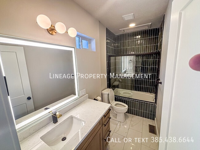 Building Photo - 535 S 900 W