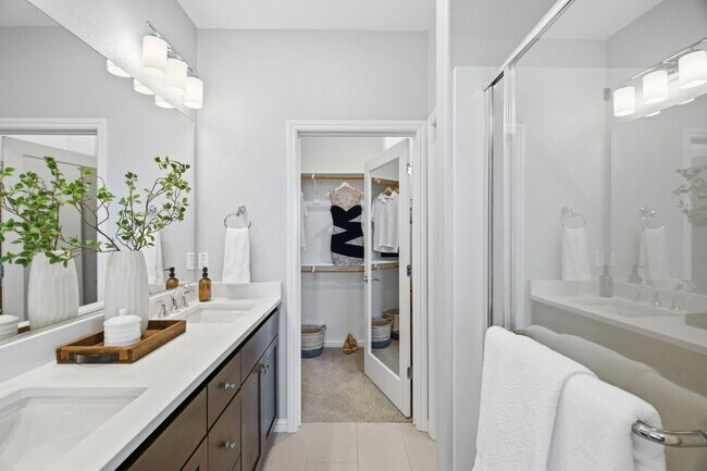 Building Photo - 394 Circuit Wy