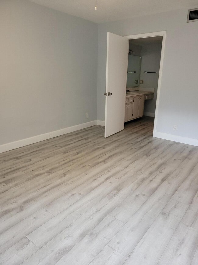 Building Photo - 5993 La Pinata Blvd