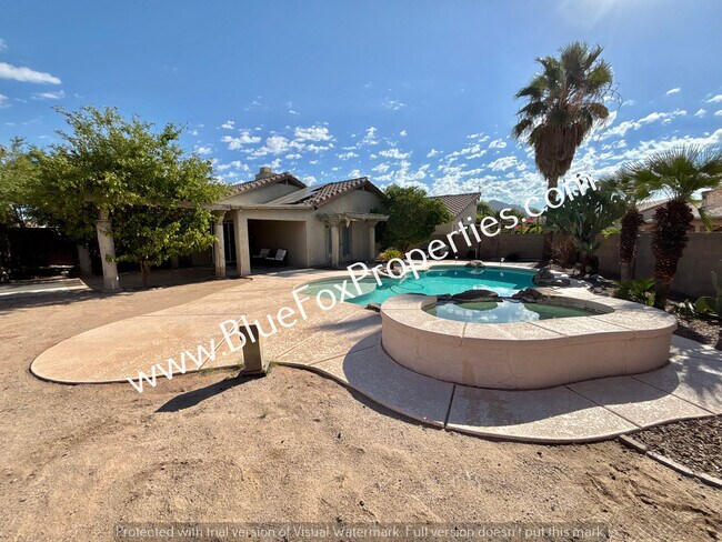 Building Photo - 2675 W Desert Bluffs Ct