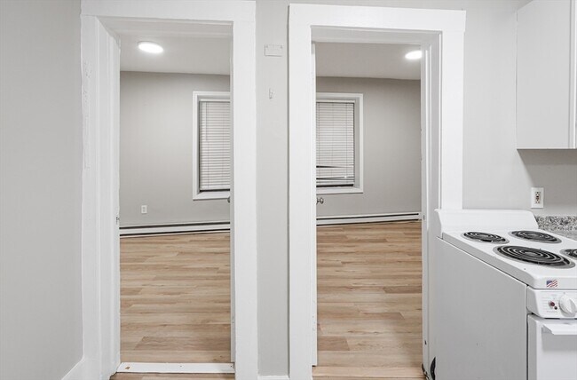 Building Photo - 24 Charlton St