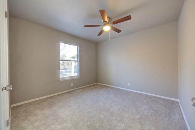 Building Photo - Available Mid January 3 Bedroom East Tulsa...