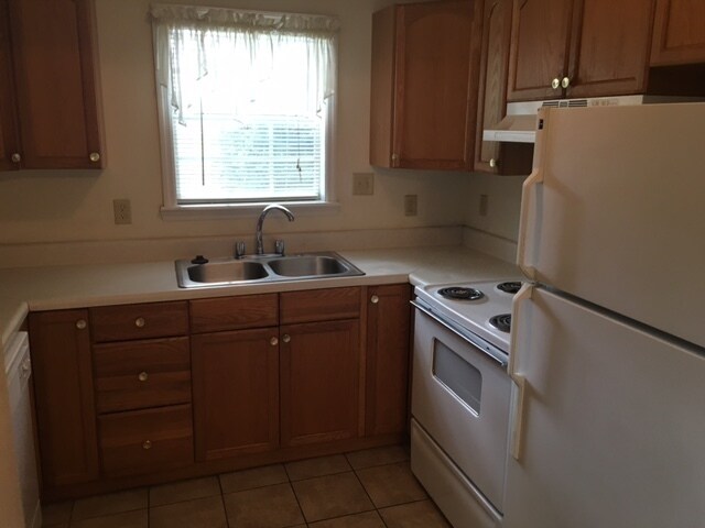 Primary Photo - 895 Greenwood Dr