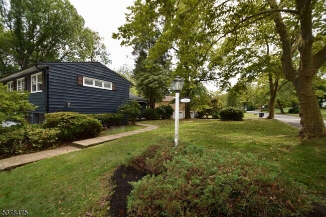 Building Photo - 1181 Puddingstone Rd