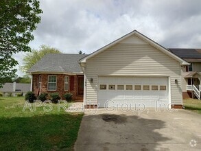 Building Photo - 160 Crossfield Ridge Ct SW