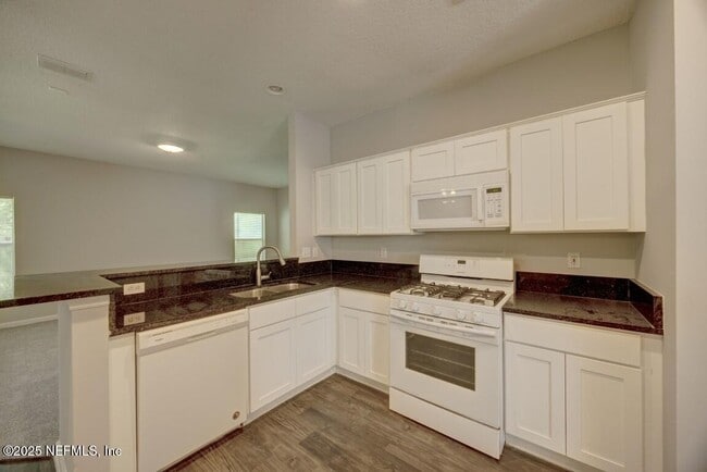 Building Photo - 14014 Summer Breeze Dr