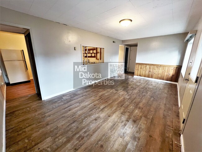 Building Photo - 216 E 11th Ave