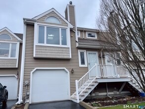 Building Photo - 65 Sandpiper Crescent