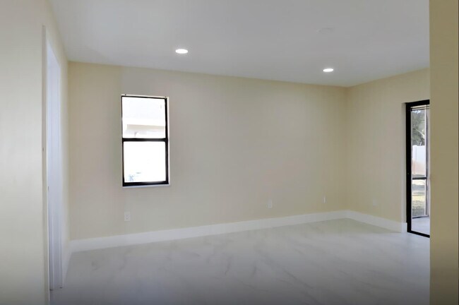 Building Photo - 11516 SW 54th St