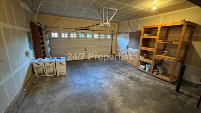 Building Photo - 3 BD I 2.5 BA Home - Fairview