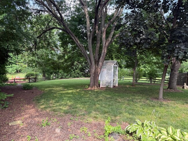 Building Photo - 7574 Allenwood Ct