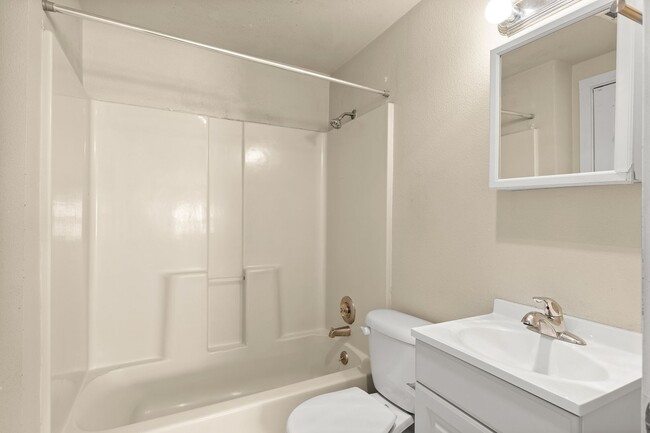 Building Photo - Single Family Ranch