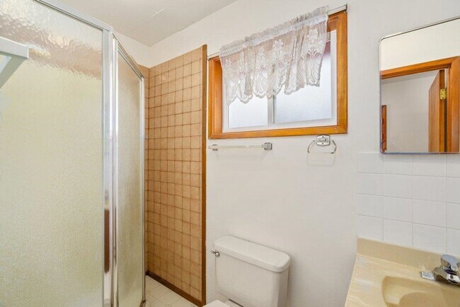Building Photo - 3 bed 2 bathroom home in Newport