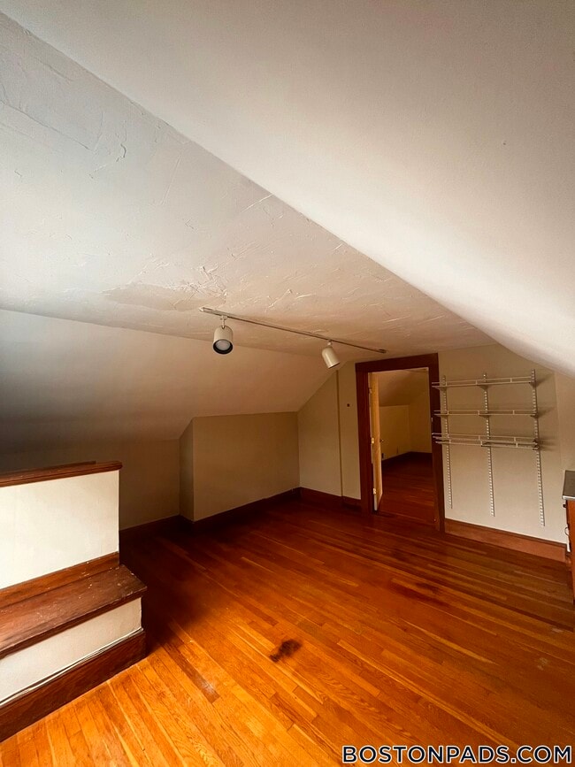 Building Photo - 468-470 Gallivan Boulevard