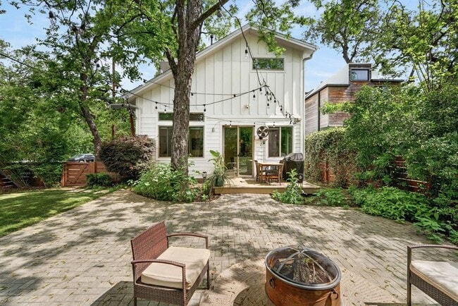 Building Photo - 2601 Willow St