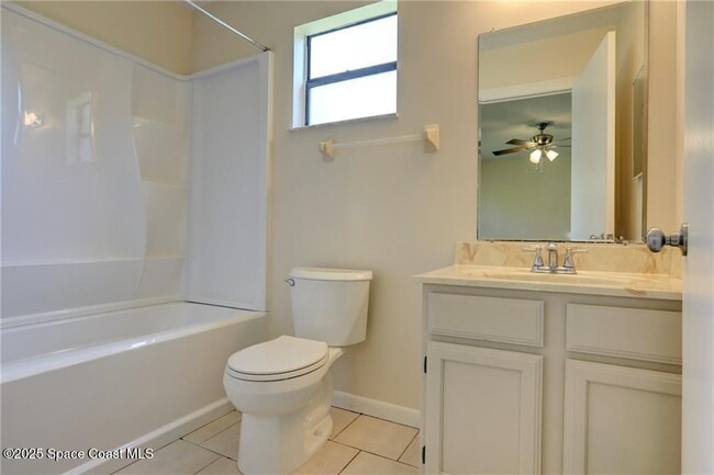 Building Photo - 950 Landsdowne Dr