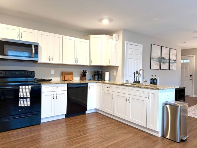 Building Photo - 925 Woody Hills Dr - Furnished Rental