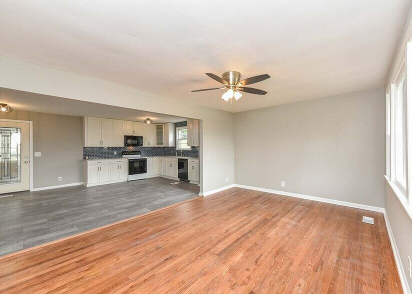 Building Photo - 146 Cranwill Dr
