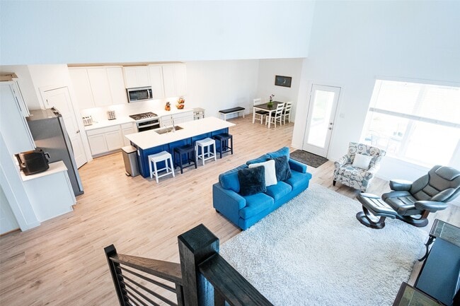 Building Photo - 14035 Vly Crk Ct