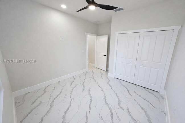 Building Photo - 2423 Milton Ave S