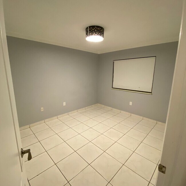 Building Photo - 17324 NW 74th Ave