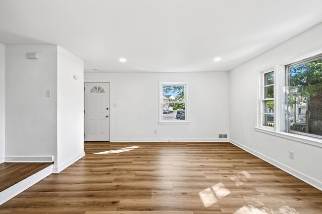 Building Photo - MOVE IN READY!! Freshly Updated 3-Bedroom Home for Rent