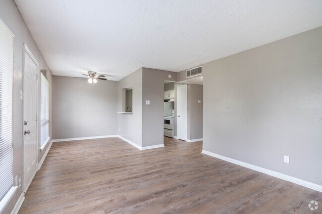 1BR, 1BA - 682SF - Living Room - Decker Place Apartments