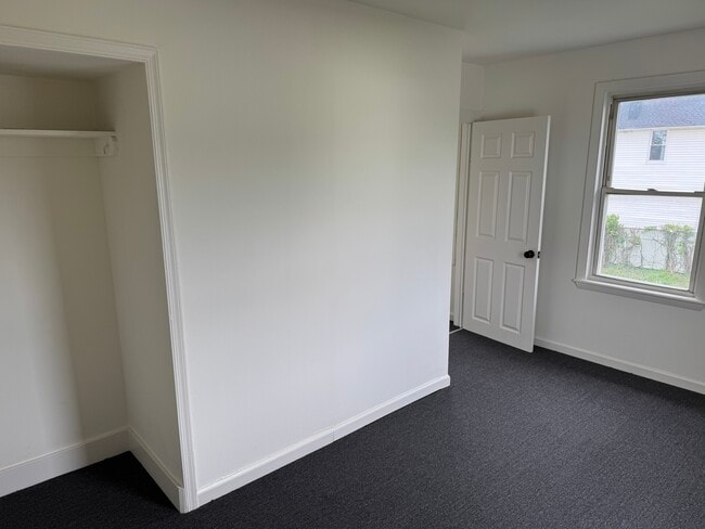 Building Photo - 924 N Kresson St