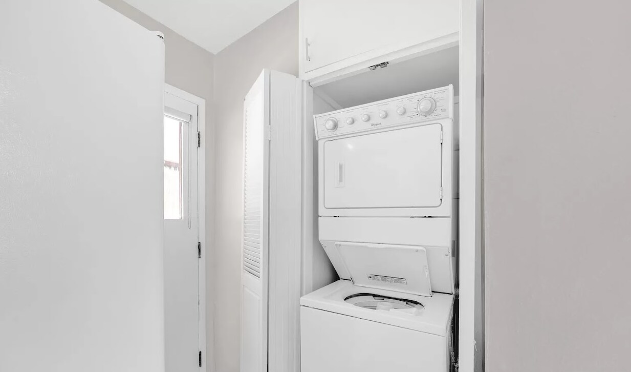 Building Photo - 3271 Alma St